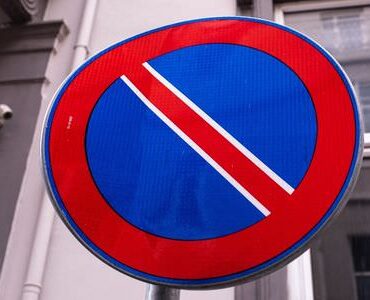 Halteverbotszone Worms Halteverbotsschild an einer Hauswand – Halteverbotszone Worms
